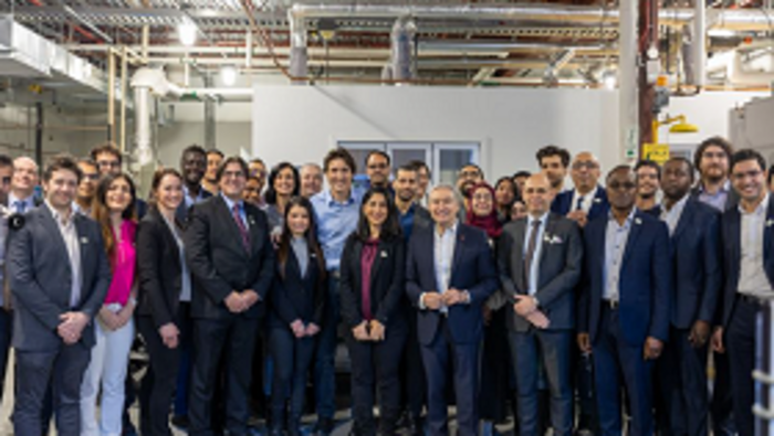Kanadas Premierminister Trudeau besucht das Wasserstoff-Institut in Québec