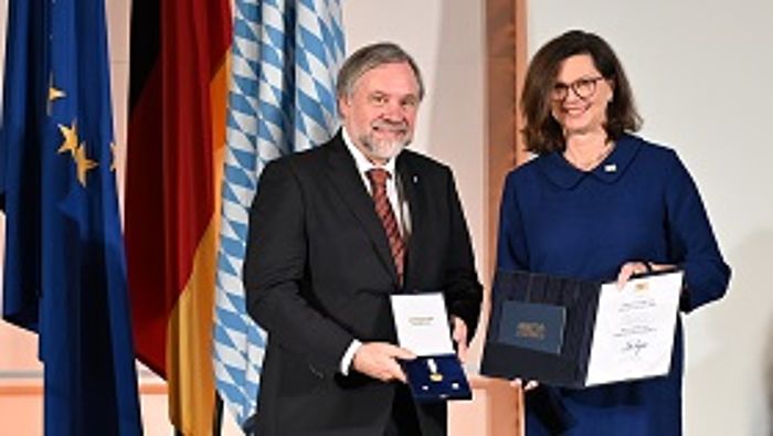 Prof. Klaus Schilling mit Bayerischem Verfassungsorden 2022 ausgezeichnet