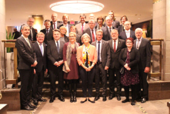 BayFOR Wissenschafts- und Kunstminister Sibler in Québec BayFOR Wissenschafts- und Kunstminister Sibler in Québec