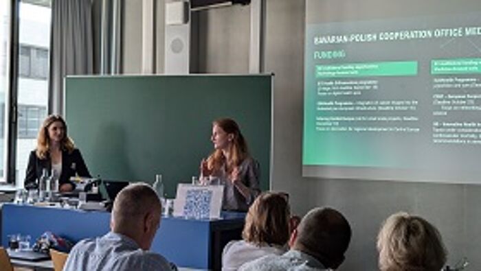Vorstellung der Projektstelle MedTech Bayern Polen auf dem BayHOST Workshop in Regensburg Vorstellung der Projektstelle MedTech Bayern Polen auf dem BayHOST Workshop in Regensburg