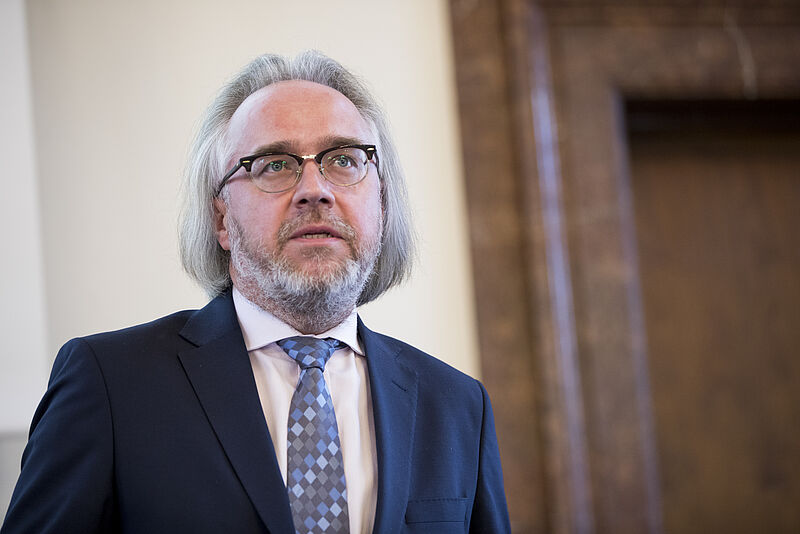 Andrzej Osiak, Consul General of Poland