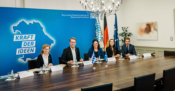 Bavaria and Québec strengthen research cooperation: New funding for AI and robotics" auf Seite 