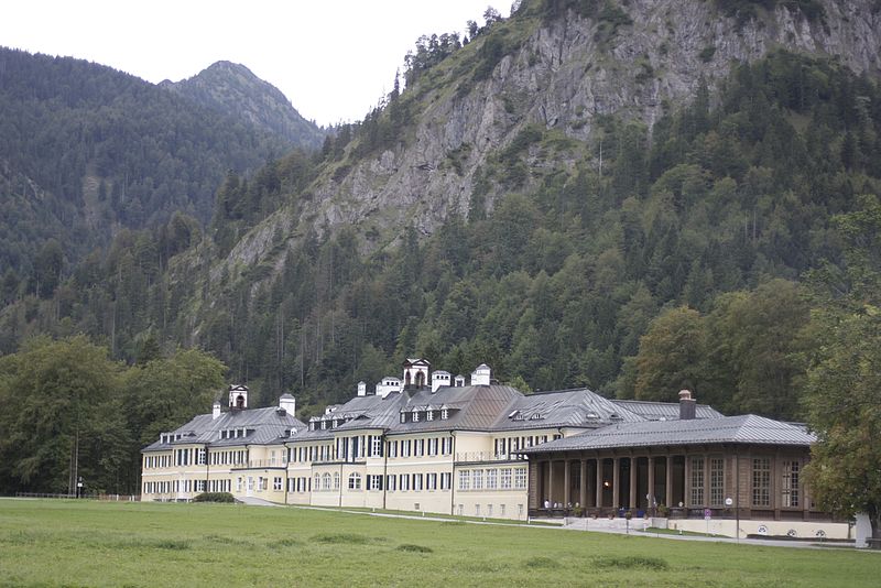 Außenaufnahme des Veranstaltungsorts im Bildungszentrum von Wildbad Kreuth