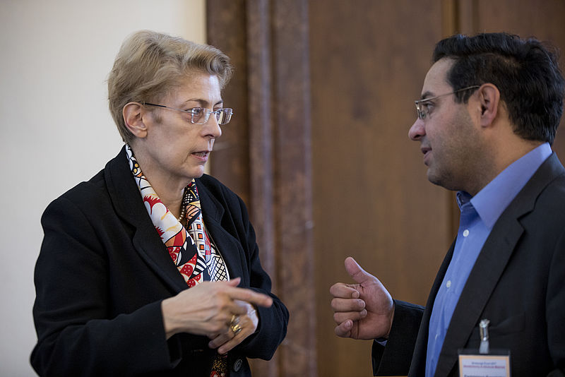 Hélène Chraye, Head of Unit Advanced Materials and Nanotechnologies, European Commission, and Dr. Panteleimon Panagiotou, BayFOR