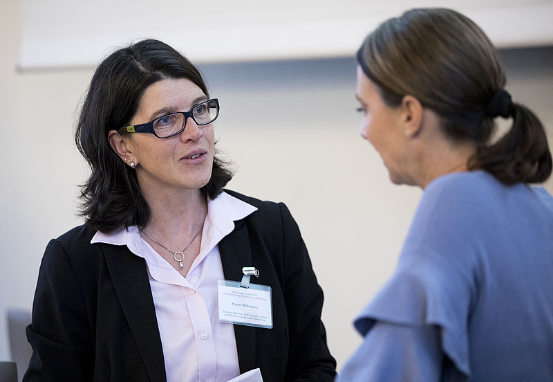 Karin Rißmann, Bayerisches Staatsministerium für Wirtschaft und Medien, Energie und Technologie, und Dr. Rosita Cottone, BMBF